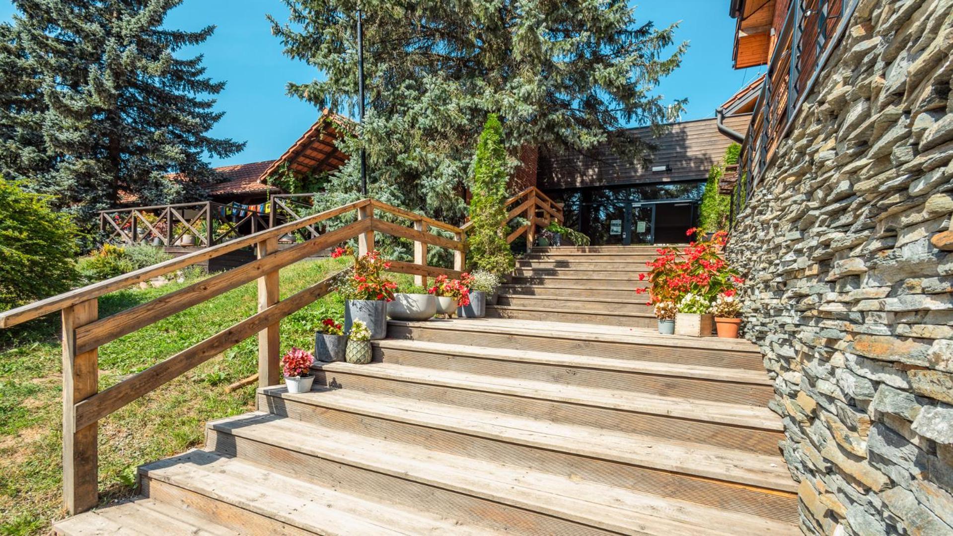 Hotel Roza Wiatrow Węgorzewo Exterior foto